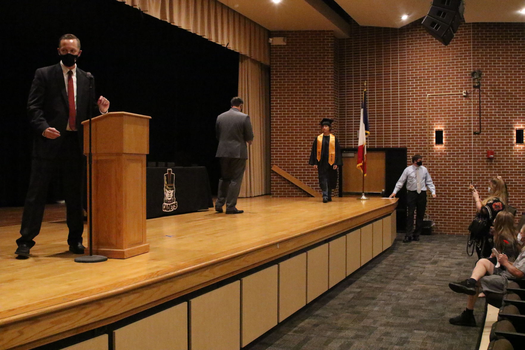 IFA_Grad1671.JPG